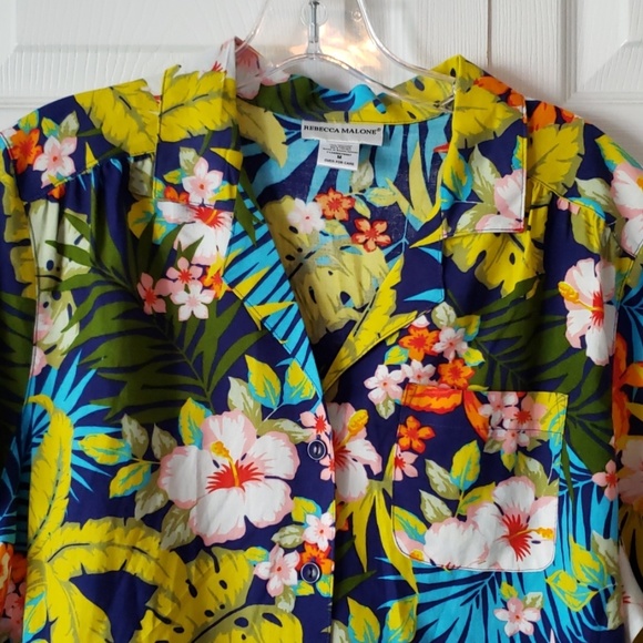 Tropical flowy top - Picture 2 of 6